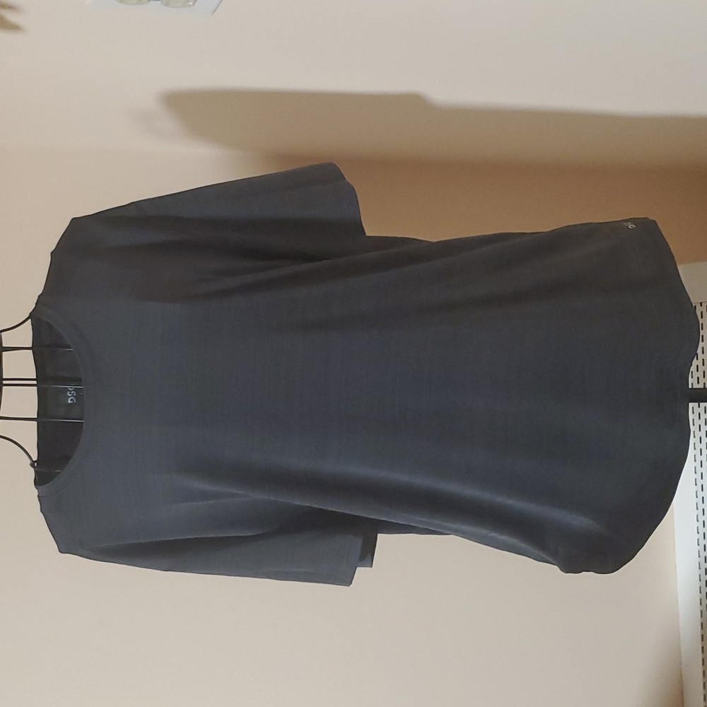 DSG gray shirt sleeve shirt size L